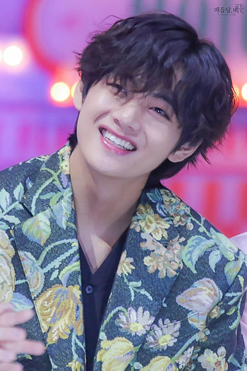 Purple on KIM TAEHYUNG, bts v smile HD phone wallpaper
