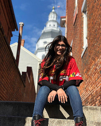 Mia Khalifa HD phone wallpaper