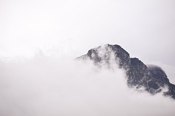 White Landscape, minimalist mountain black and white HD wallpaper