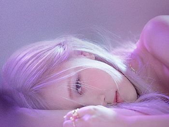 BLACKPINK's Rosé Drops “On the Ground, rose gone HD wallpaper