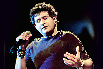 kK�`, kk singer HD wallpaper