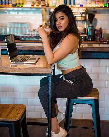 Ketika Sharma Age, Hot Pics, Wiki, Biography, Movies, Boyfriend » Celebzbiography, kethika sharma HD phone wallpaper