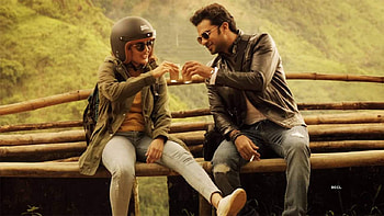 New stills of Vani Bhojan and Ritika Singh from Oh My Kadavule are HD wallpaper