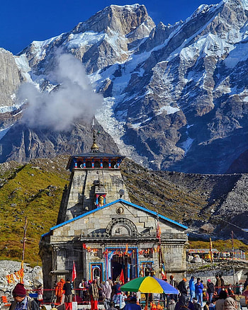 In the , Kedarnath Temple and the main peak in the, kedarnath shiv HD phone wallpaper