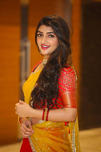 Sreeleela in Half Saree Pics from Pelli SandaD Movie Event HD phone wallpaper