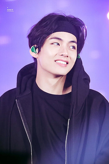 Kim Taehyung, bts v smile HD phone wallpaper