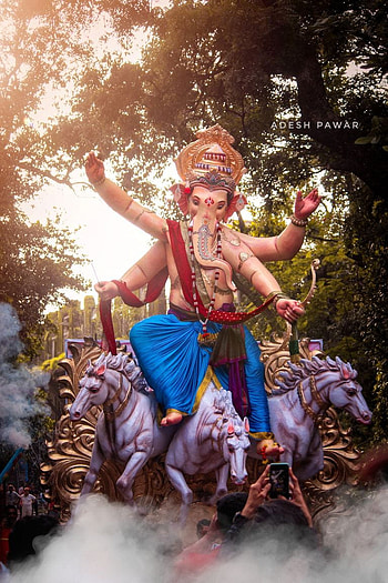 You Can't Miss These 14 Gorgeous Ganpati Straight From Mumbai's Ganesh Chaturthi Pandals!, mumbai ganpati HD phone wallpaper