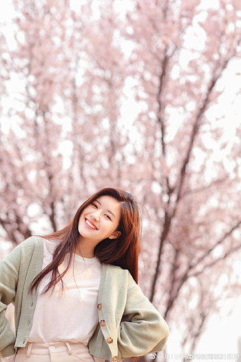Zhao Lusi hoot ; Zhao Lusi in 2020 HD phone wallpaper