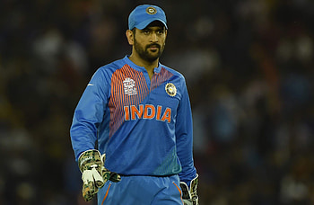 MS Dhoni &, ms dhoni HD wallpaper