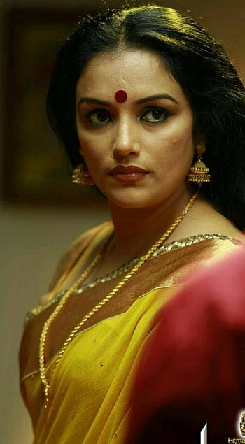 Swetha menon by sarushivaanjali HD phone wallpaper