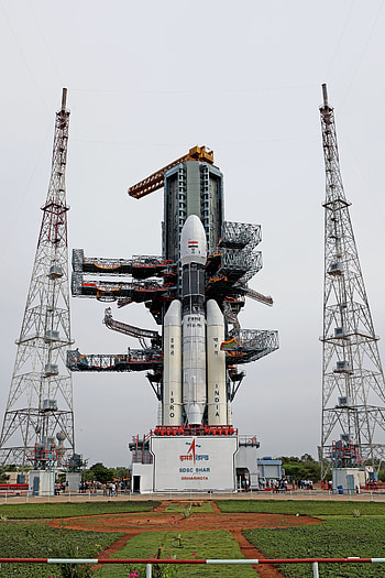 File:GSLV Mk III M1, Chandrayaan HD phone wallpaper