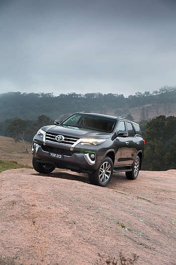 toyota fortuner HD phone wallpaper
