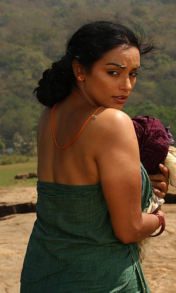 Swetha Menon by PROLIFIC_GSB HD phone wallpaper
