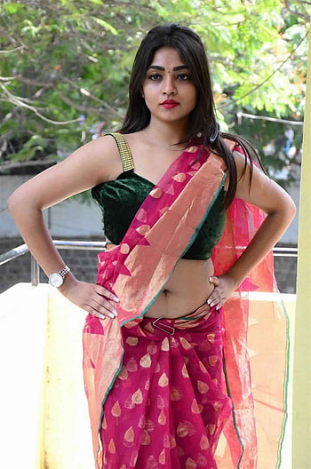 Naughty desi bhabhi hot – Desi Actress Seductive HD phone wallpaper