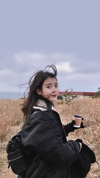 iu singer HD phone wallpaper