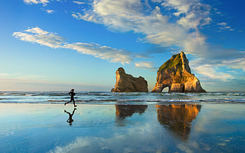 windows 10, woman jogging, beach HD wallpaper