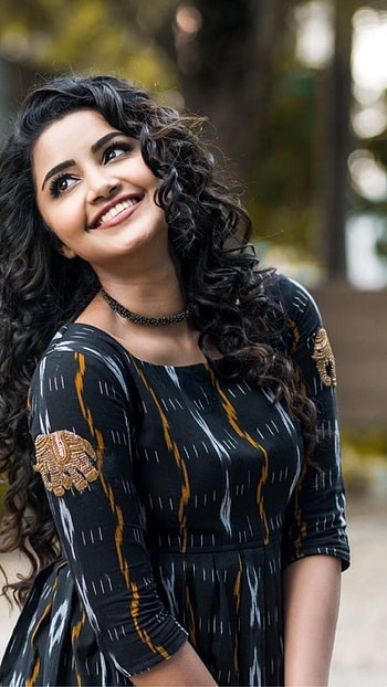 1080x1920 Anupama Parameswaran, Actress, Smiling HD phone wallpaper