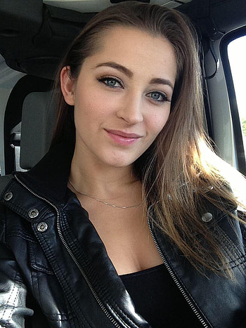 Dani Daniels HD phone wallpaper