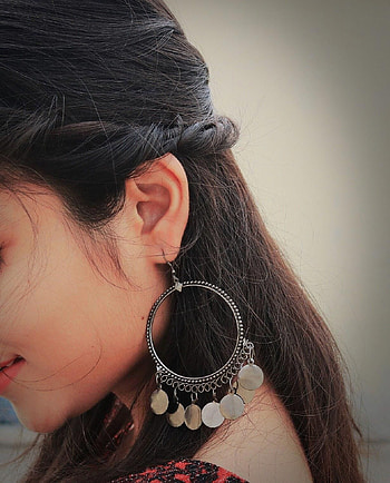 Dp For Whatsapp Profile For Girl, girl mobile hidden face HD phone wallpaper